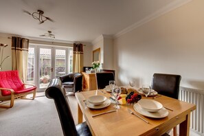 Dining - 2 Bed in Southwold (oc-scl) (Reydon)