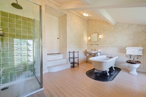 Towels - 8 Bed in Tresillian (oc-t32986) (Tresillian)