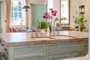Dining - 8 Bed in Tresillian (oc-t32986) (Tresillian)