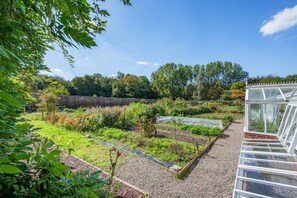 Property grounds - 8 Bed in Tresillian (oc-t32986) (Tresillian)