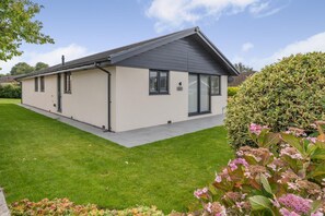Exterior - 4 Bed in Brecon (oc-m32973) (Brecon)