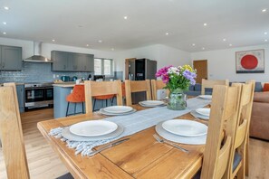 Dining - 4 Bed in Brecon (oc-m32973) (Brecon)