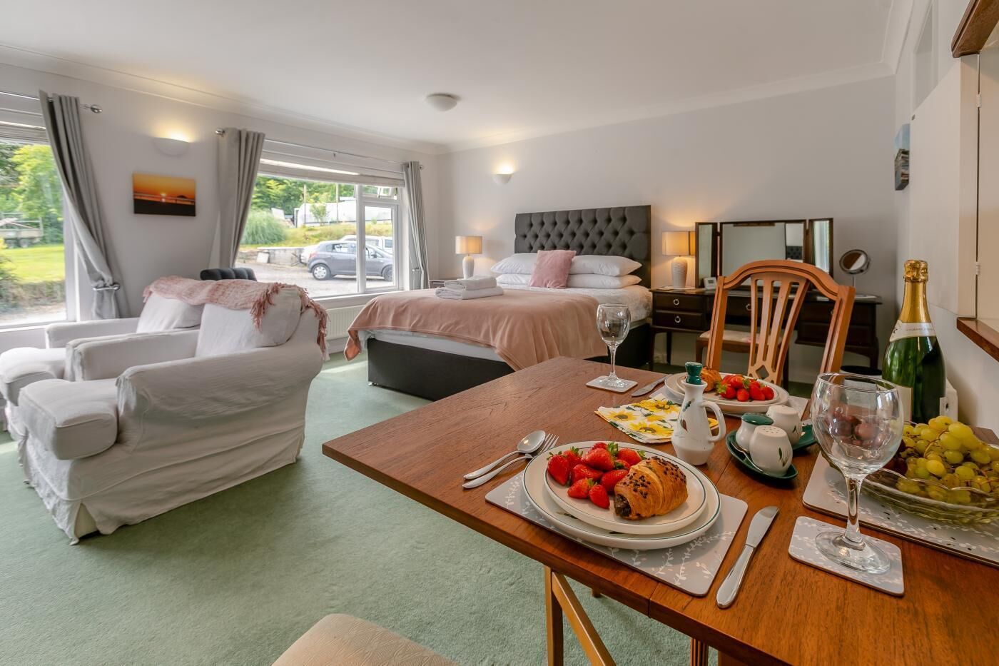 Iron/ironing board, free WiFi, bed sheets