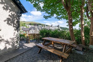 Outdoor dining - 3 Bed in Ambleside (oc-gl035) (Ambleside)