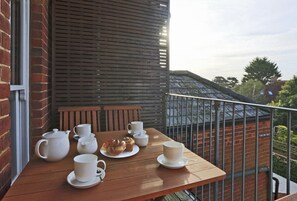 Outdoor dining - 2 Bed in Southwold (oc-pos) (Southwold)