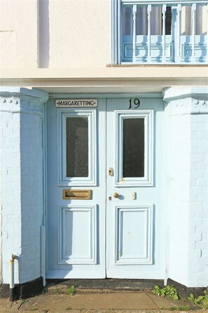 A double door with a sign above reading "MARGARETTING" and the number "19" on the right door. - 3 Bed in Aldeburgh (oc-marg) (Aldeburgh)