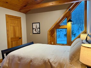 5 bedrooms, iron/ironing board, free WiFi, bed sheets