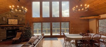Charming 5-bedroom chalet in Newry perfect for your getaway