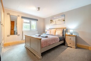 4 bedrooms, free WiFi, bed sheets