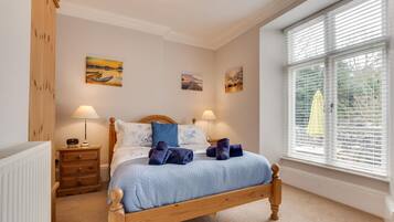2 bedrooms, iron/ironing board, travel cot, free WiFi