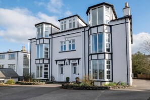 Exterior - 2 Bed in Bowness-on-Windermere (oc-gl124) (Bowness on Windermere)