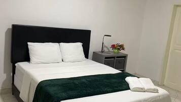 1 bedroom, WiFi (free), bed sheets