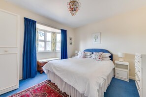 4 bedrooms, iron/ironing board, free WiFi - 4 Bed in Southwold (oc-spn) (Reydon)
