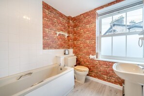 Hair dryer, towels - 2 Bed in Kendal (oc-gl097) (Kendal)