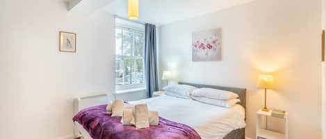 Fer et planche à repasser, Wi-Fi gratuit, draps fournis