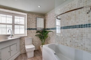 Hair dryer, towels - 3 Bed in Cark In Cartmel (oc-gl090) (Cark)
