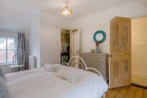 3 bedrooms, iron/ironing board, travel cot, free WiFi - 3 Bed in Southwold (oc-rvil) (Southwold)