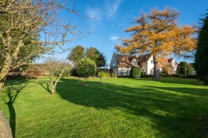 Property grounds - 4 Bed in Ludham (oc-1009) (Ludham)
