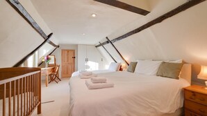 4 soverom, strykejern/-brett, reiseseng for barn og wi-fi (inkludert)