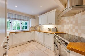 Microwave, oven, dishwasher, high chair - 5 Bed in Thorpeness (oc-whin2) (Thorpeness)