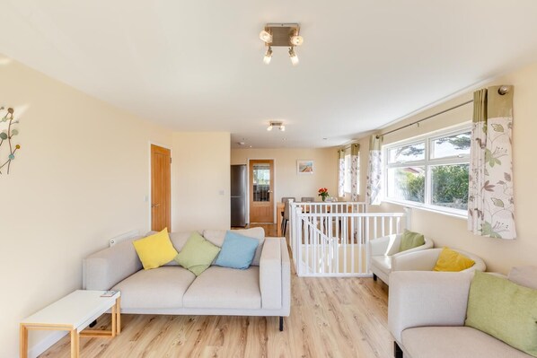 Living area - 4 Bed in Woolacombe (oc-w33003) (Woolacombe)