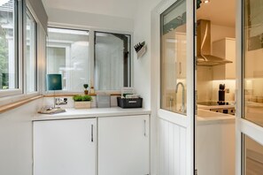 Interior - 2 Bed in Chapel Stile (oc-gl103) (Chapel Stile)