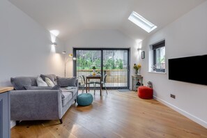 TV - 1 Bed in Braunton (oc-b32917) (Braunton)