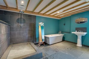 Hair dryer, towels - 1 Bed in Whicham (oc-gl095) (Millom Without)
