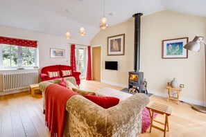 TV, fireplace - 1 Bed in Wilby (oc-wlo) (Wilby)