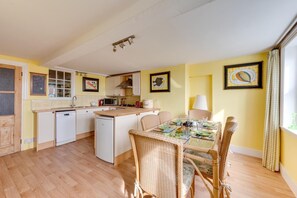 Dining - 2 Bed in Aldeburgh (oc-al106) (Aldeburgh)