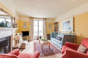 TV - 2 Bed in Aldeburgh (oc-al106) (Aldeburgh)