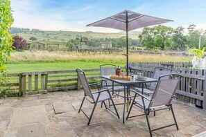 Outdoor dining - 2 Bed in West Witton (oc-l32707) (West Witton)