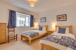 Silitysrauta/-lauta, ilmainen Wi-Fi, vuodevaatteet