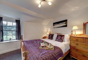 Iron/ironing board, travel cot, free WiFi, bed sheets - 2 Bed in Elterwater (oc-gl004) (Chapel Stile)