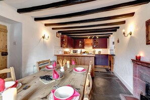 Dining - 2 Bed in Elterwater (oc-gl004) (Chapel Stile)