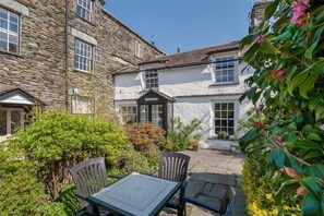 Outdoor dining - 2 Bed in Elterwater (oc-gl004) (Chapel Stile)