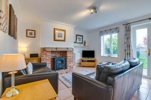 TV - 3 Bed in Southwold (oc-fie2) (Reydon)