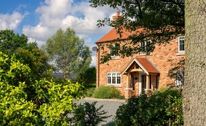 Exterior - 3 Bed in Thimbleby (oc-f32848) (Thimbleby)