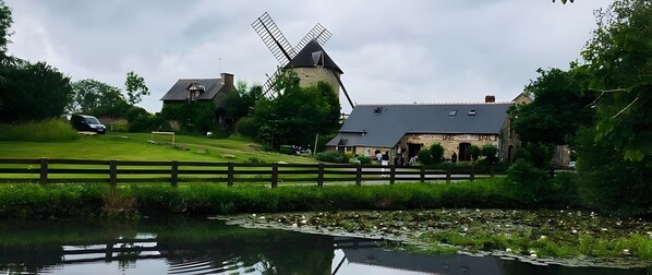 المنشأة من الخارج