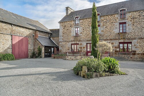 Domaine De La Roche Guest Room – Blue Room with Shared Terrace, Garden, and Wi-Fi
