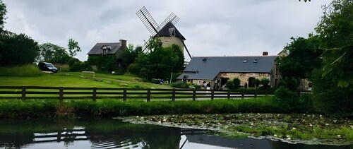 Bed and Breakfast 'Domaine De La Roche - Chambre Bleu' with Shared Terrace, Shared Garden and Wi-Fi