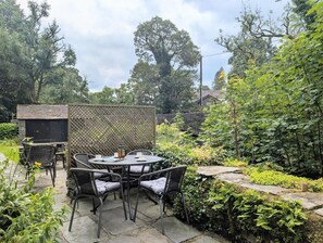 Outdoor dining - 2 Bed in Elterwater (oc-gl053) (Chapel Stile)