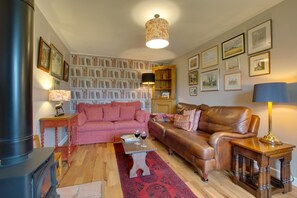 TV, fireplace - 2 Bed in Aldborough (oc-2174) (Aldborough)