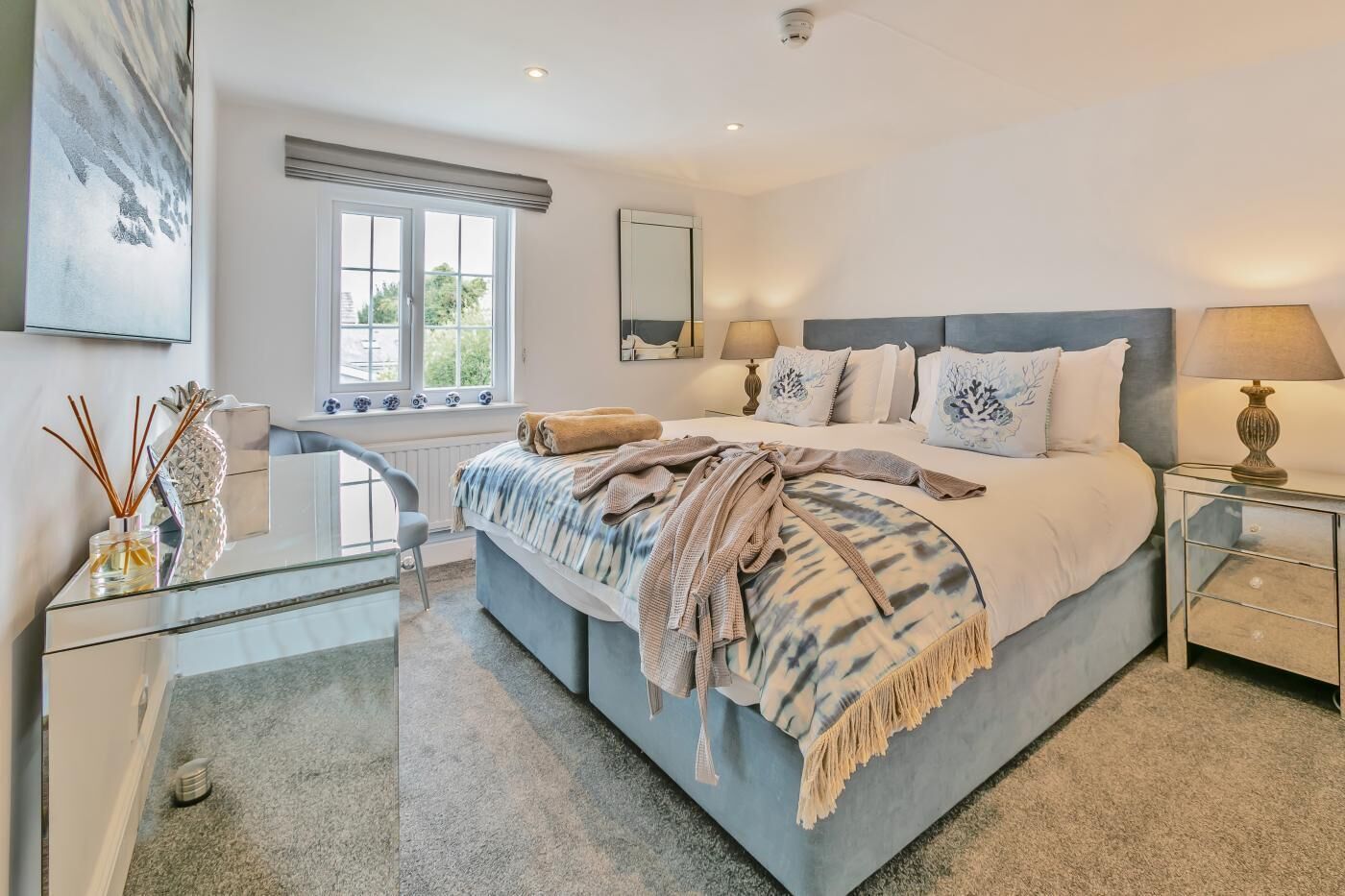 واي فاي مجانًا وملاءات أسرّة