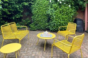 Terrace/patio - 2 Bed in Lavenham (oc-24ss) (Lavenham)