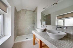 Towels - 4 Bed in Southwold (oc-lol) (Southwold)