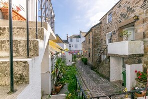 Property grounds - 3 Bed in St. Ives (oc-virg14) (St Ives)