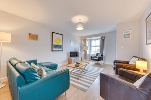 TV - 3 Bed in Felixstowe (oc-fel) (Felixstowe)