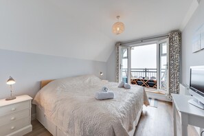 Iron/ironing board, free WiFi, bed sheets - 3 Bed in Felixstowe (oc-fel) (Felixstowe)