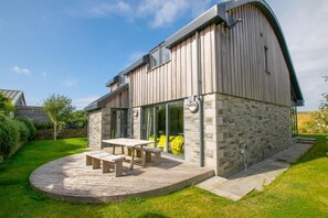 Outdoor dining - 3 Bed in Trevone (oc-stcad) (Trevone)